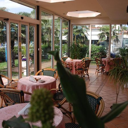 Hotel Residence Veliero Riccione Eksteriør bilde