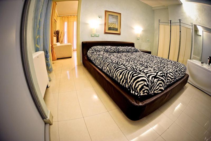 Hotel Residence Veliero Riccione Eksteriør bilde