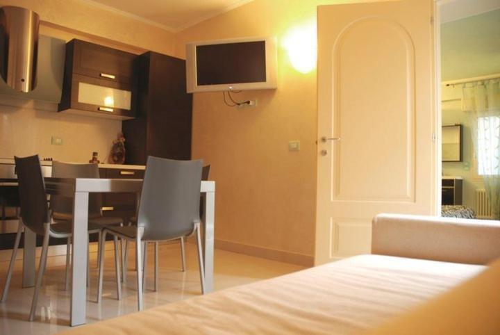 Hotel Residence Veliero Riccione Eksteriør bilde