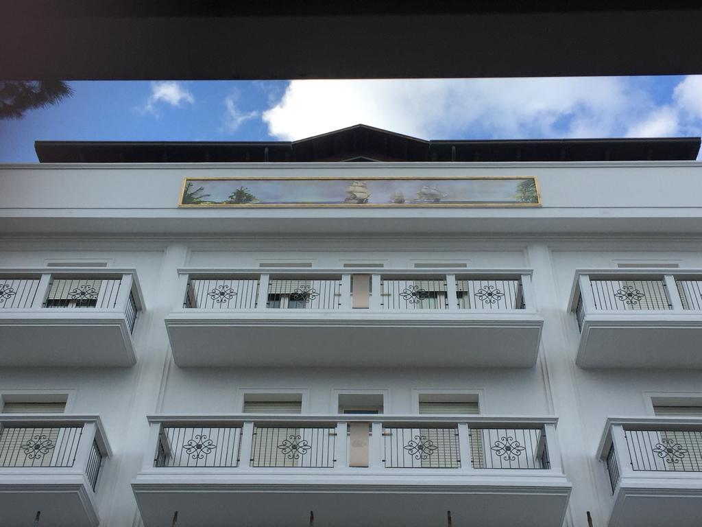 Hotel Residence Veliero Riccione Eksteriør bilde