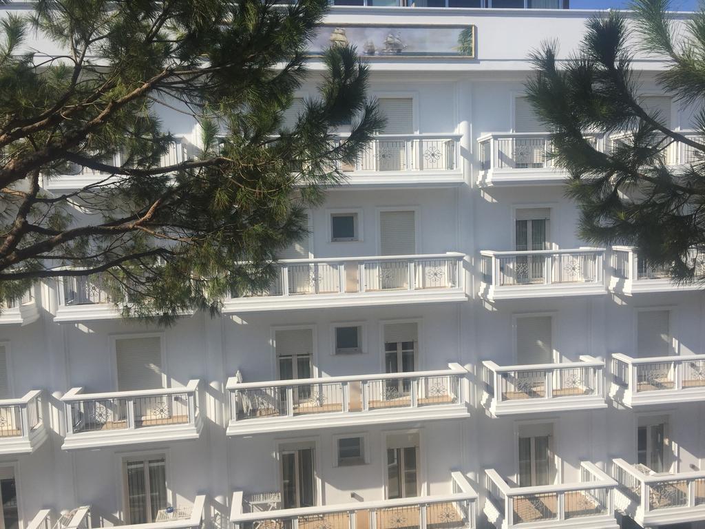 Hotel Residence Veliero Riccione Eksteriør bilde