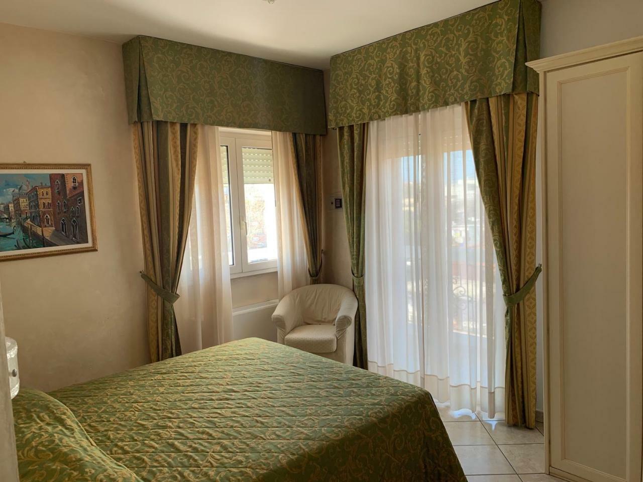 Hotel Residence Veliero Riccione Eksteriør bilde